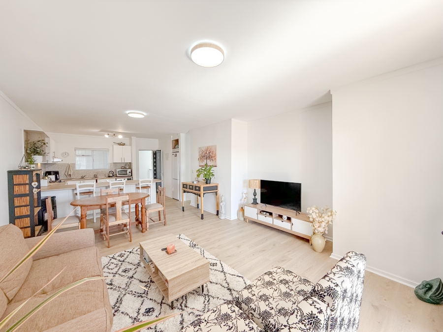 2 Bedroom Property for Sale in Bowtie Western Cape